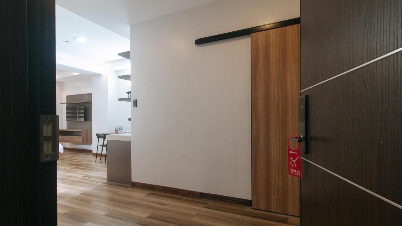 Reddoorz Plus @ Bez Tower And Residences San Juan San Juan  Εξωτερικό φωτογραφία