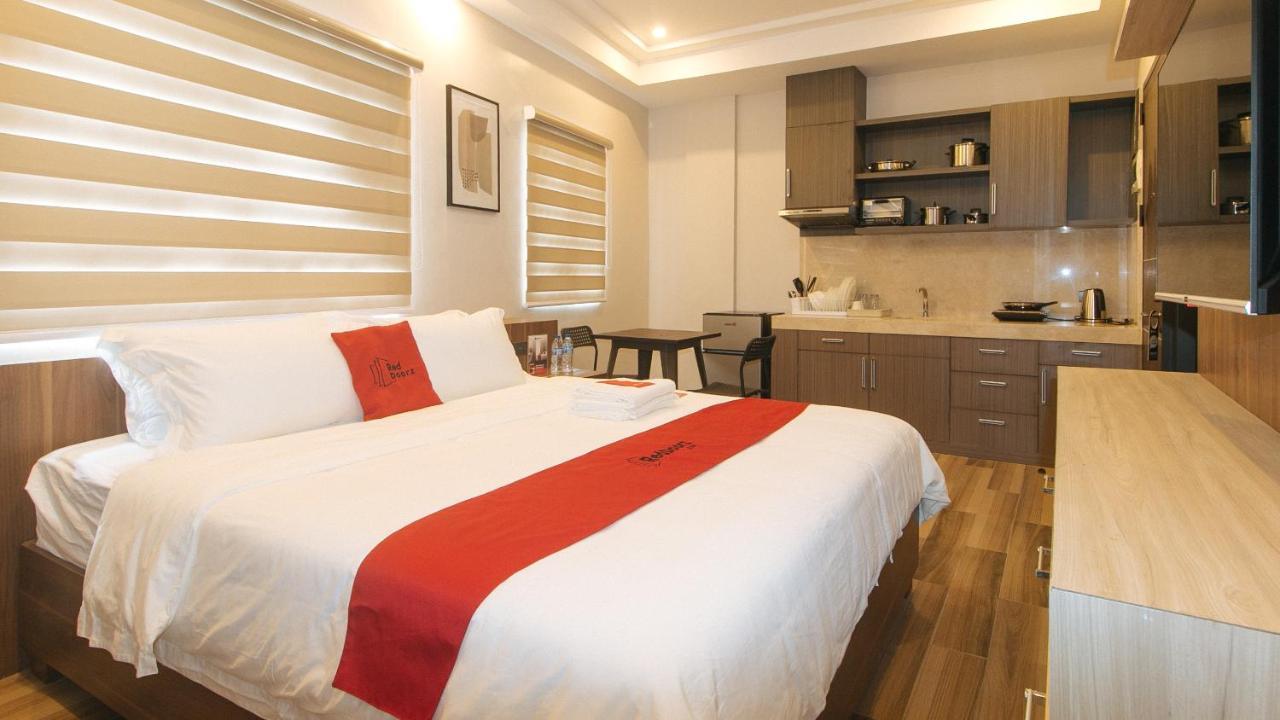 Reddoorz Plus @ Bez Tower And Residences San Juan San Juan  Εξωτερικό φωτογραφία